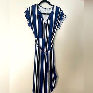 Perfect casual dress to work or party in!